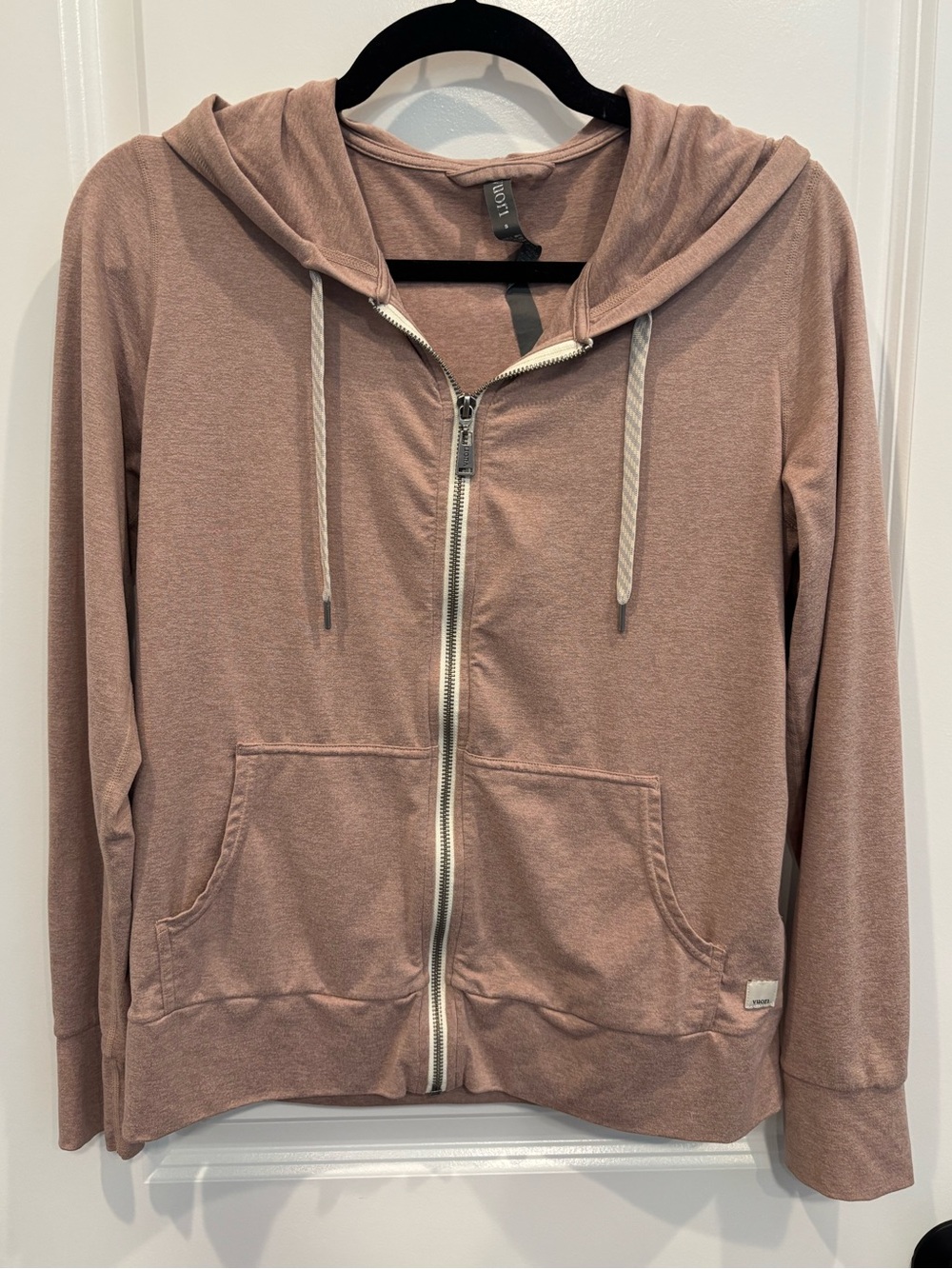 Vuori Halo Performance Full Zip Hoodie in Zion Rose